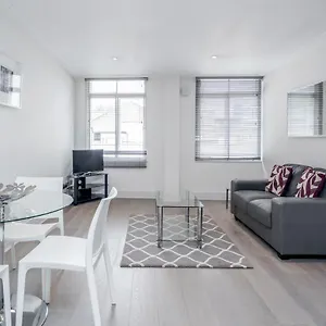 Roomspace Serviced Apartments - River House London
