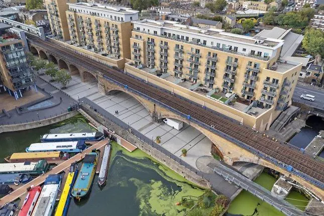 Londwell, City & Limehouse Balcony Flat - Skyline Views London United Kingdom