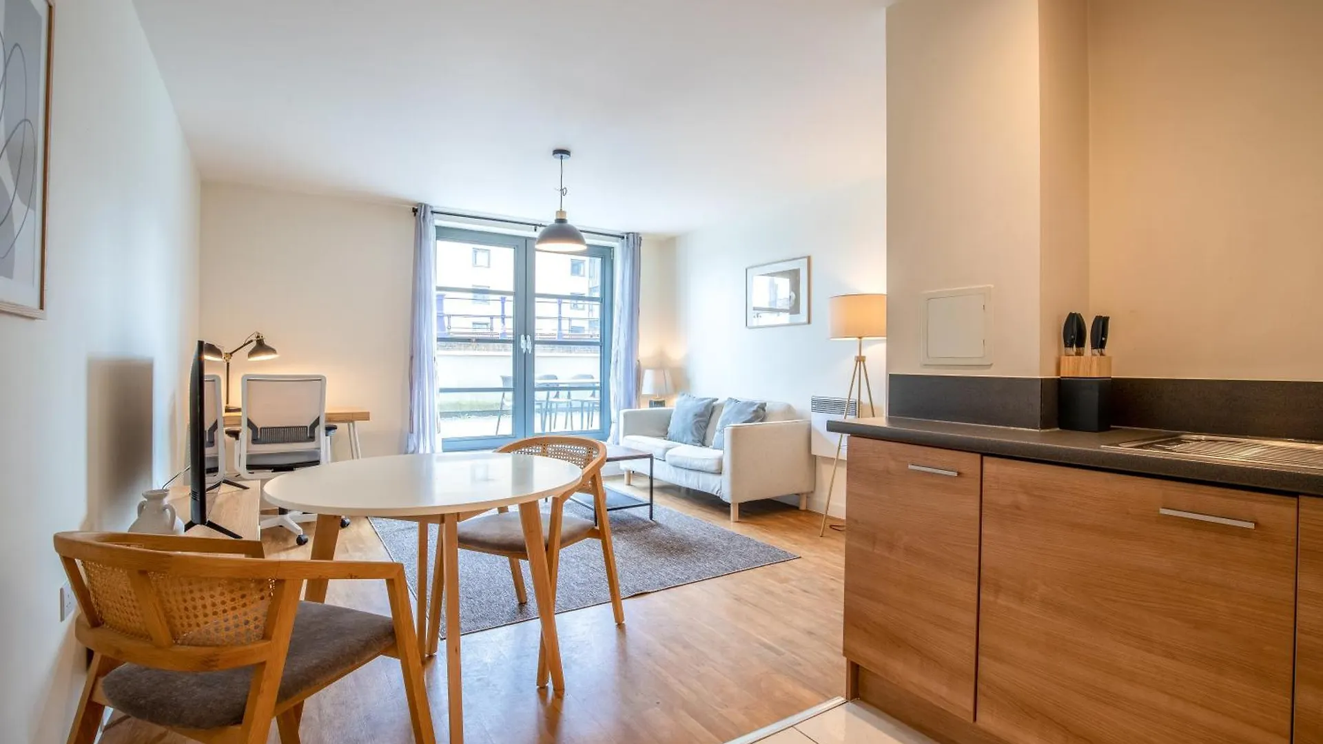 Apartment Londwell, City & Limehouse Balcony Flat - Skyline Views London