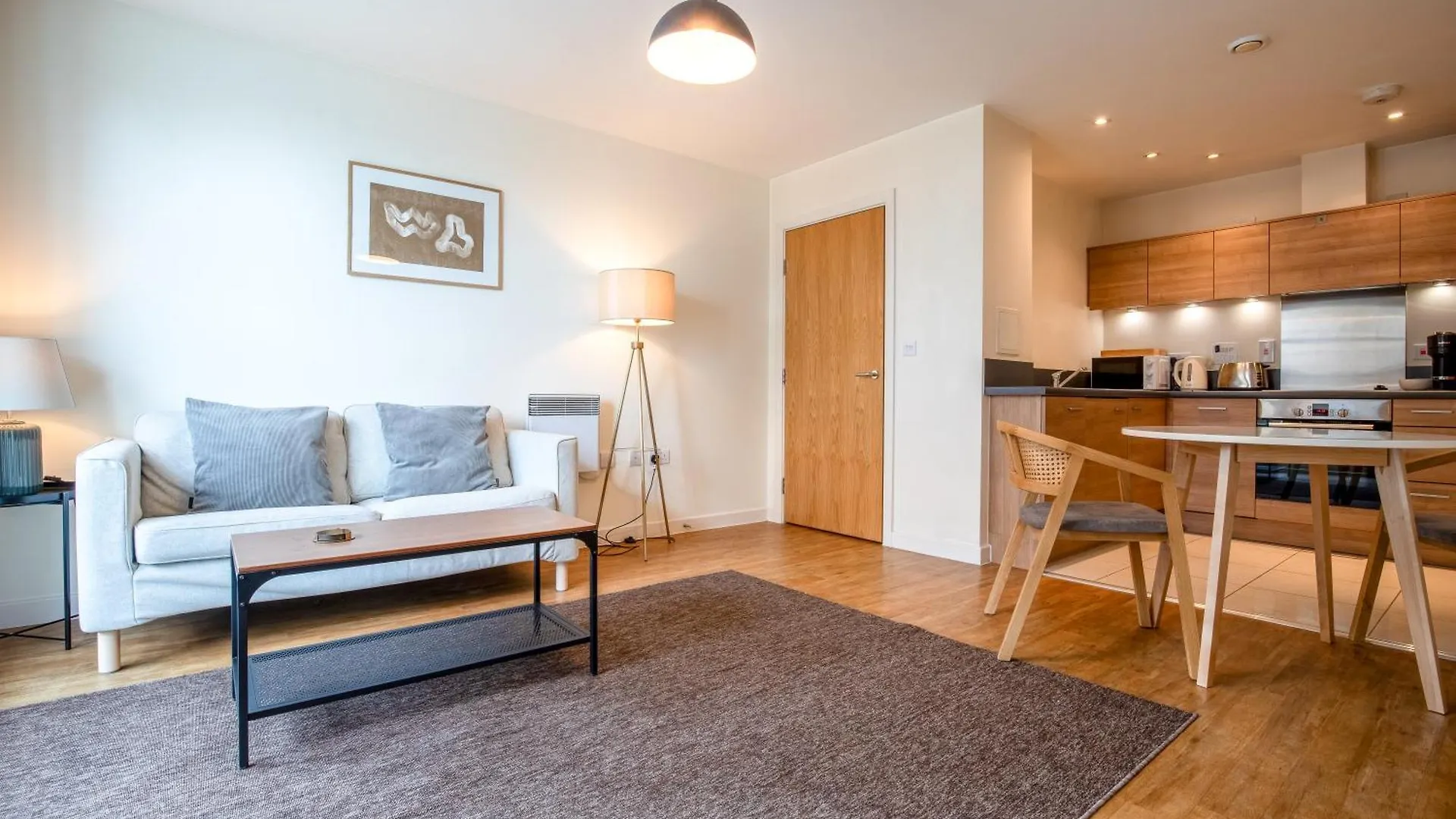 Londwell, City & Limehouse Balcony Flat - Skyline Views London